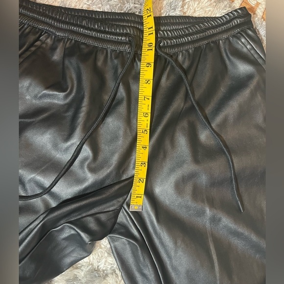 A New Day Women's Vegan Baddie Leather Jogger Pants Medium Black Elastic Waist - Picture 6 of 9